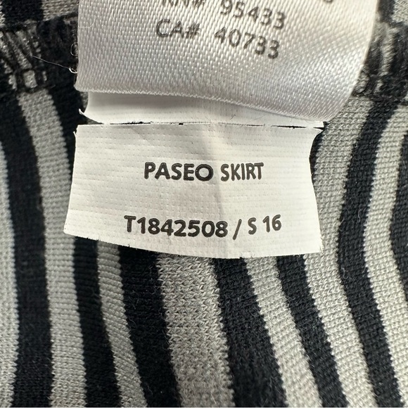 Toad&Co Women's Size Small Paseo Black Gray Striped Stretch Skirt - Picture 13 of 14